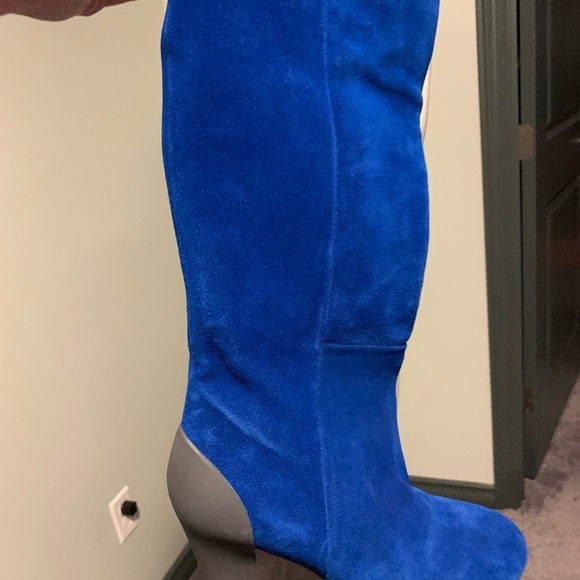 Gorgeous Blue Suede Boots - Picture 2 of 5